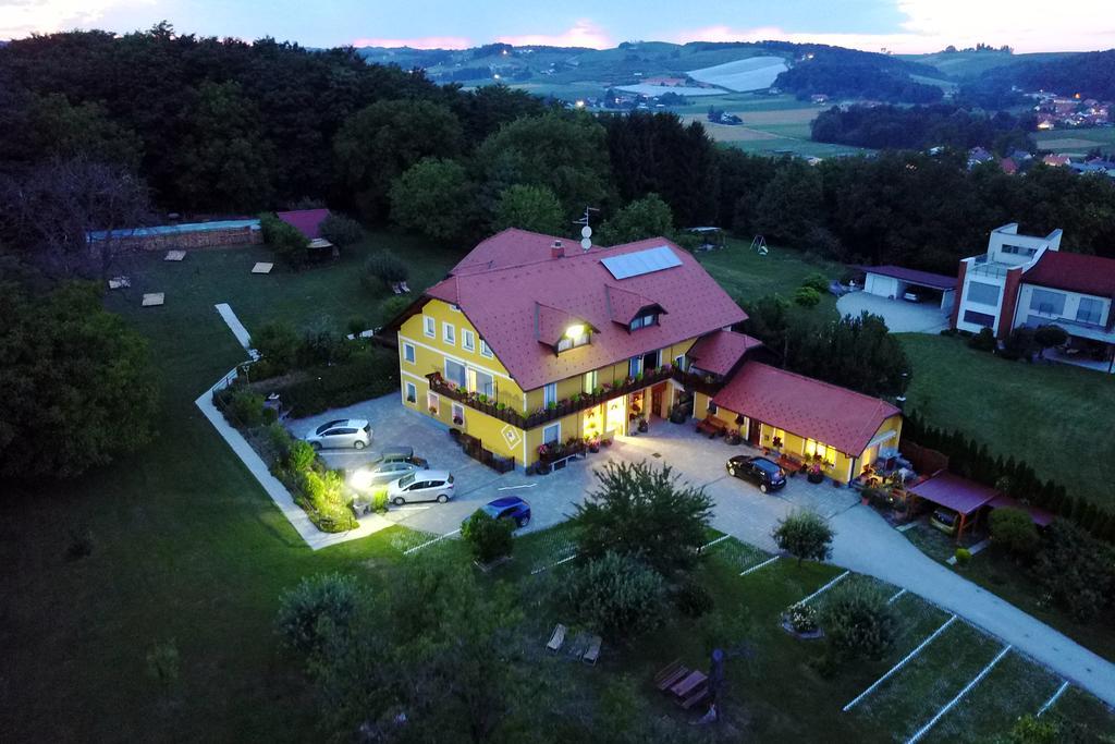 Panorama B&B Ptuj Bagian luar foto